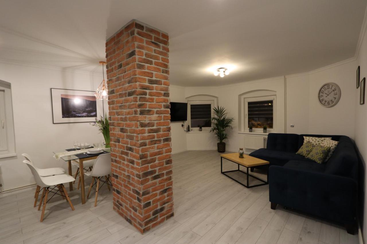 Apartament Przy Skwerku Apartment Szklarska Poreba Bagian luar foto